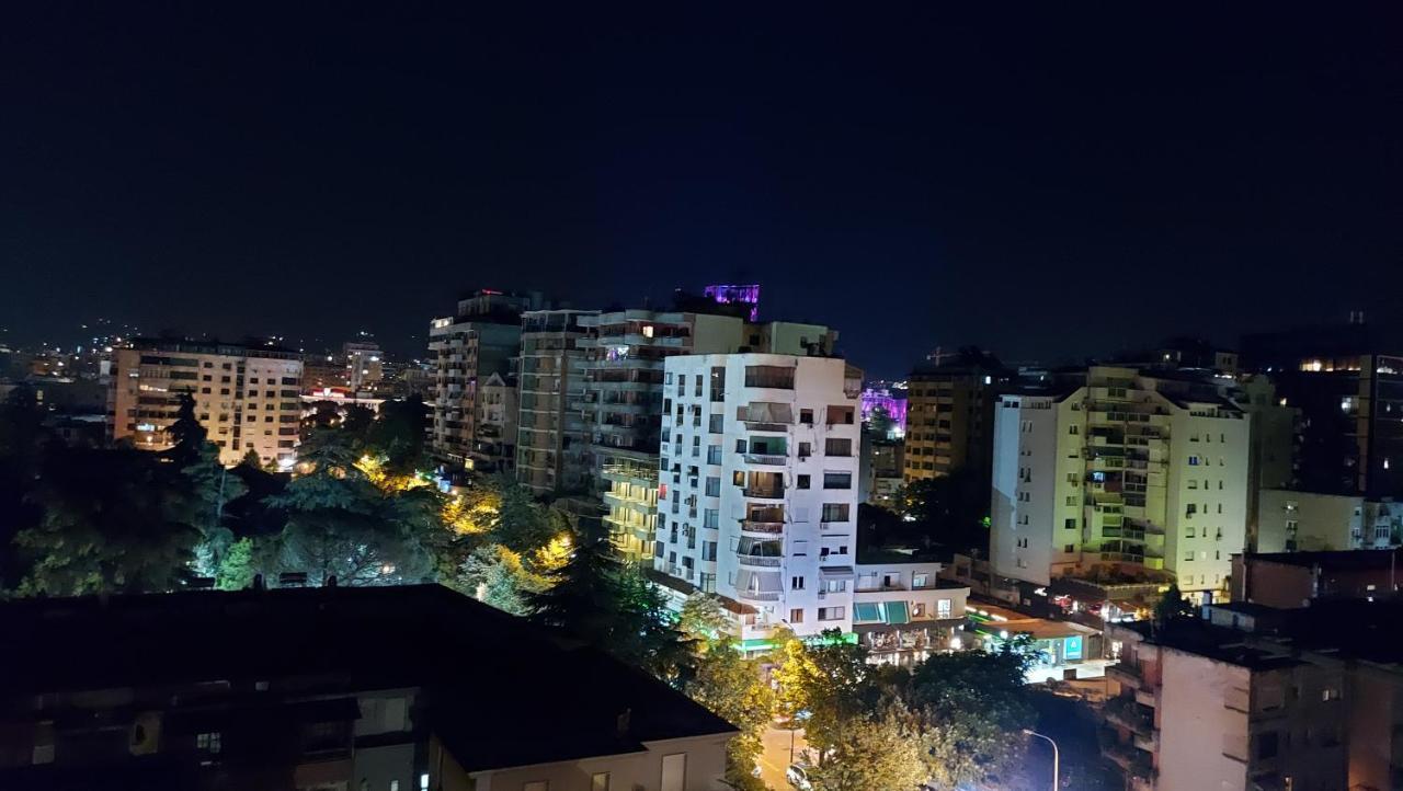 Spacious Family-Friendly Apartment In The Heart Of Bllok Tiranë Ngoại thất bức ảnh