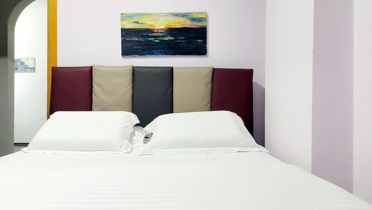 Spacious Family-Friendly Apartment In The Heart Of Bllok Tiranë Ngoại thất bức ảnh
